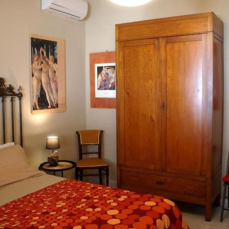 B&B Il Rosso E Il Nero Дзаферана Етнеа Екстериор снимка