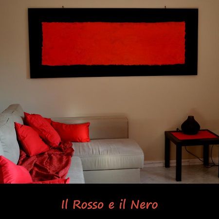 B&B Il Rosso E Il Nero Дзаферана Етнеа Екстериор снимка