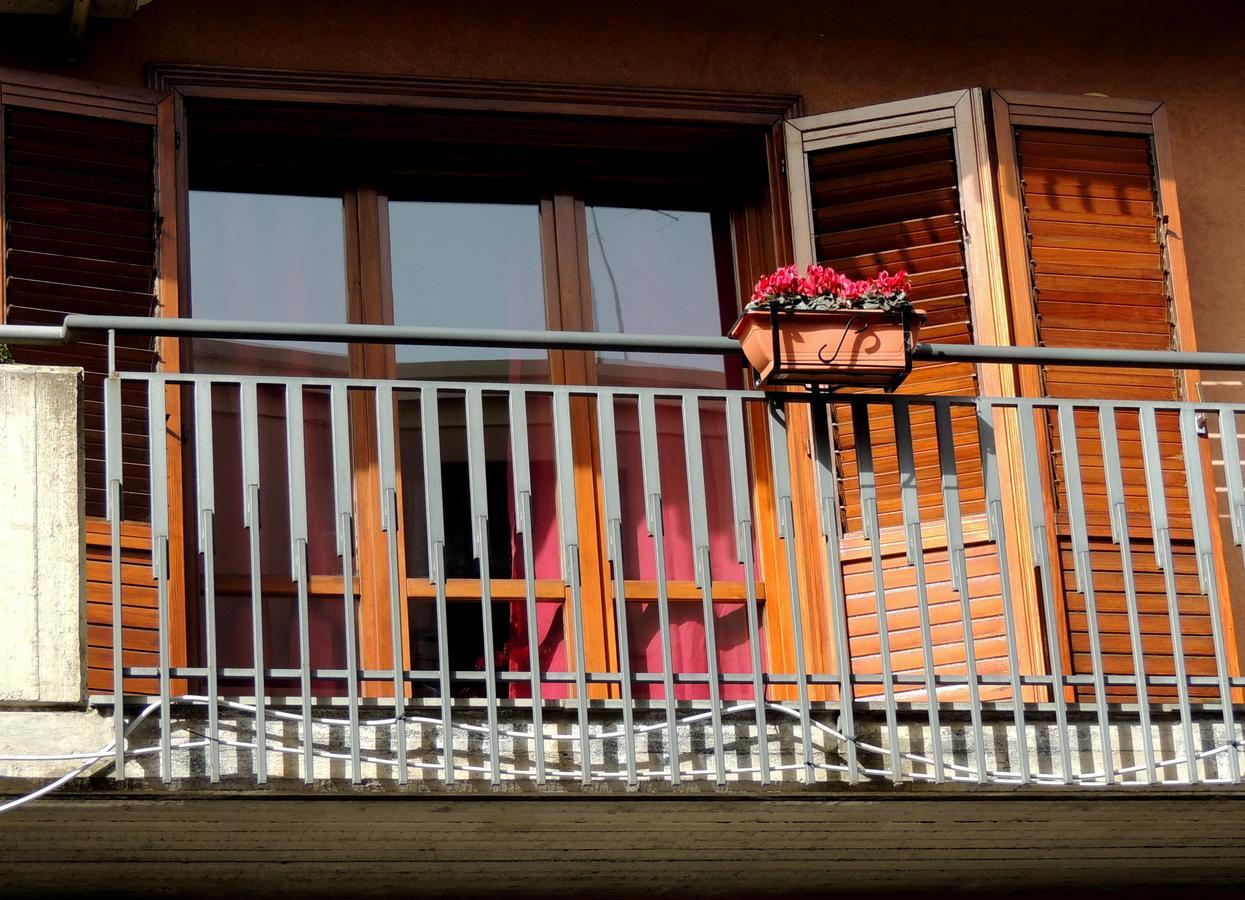 B&B Il Rosso E Il Nero Дзаферана Етнеа Екстериор снимка