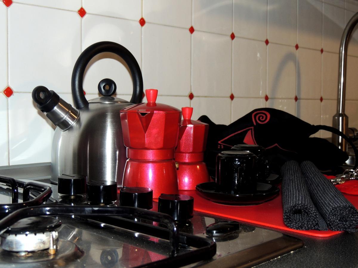 B&B Il Rosso E Il Nero Дзаферана Етнеа Екстериор снимка